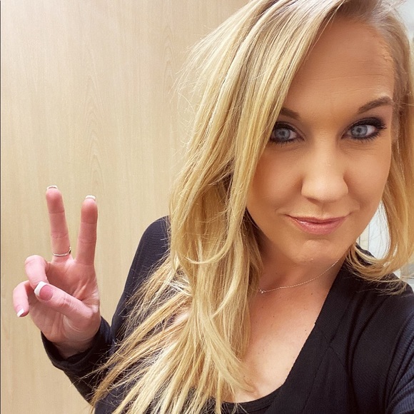 Meet your Posher, Cynthia - Picture 2 of 4